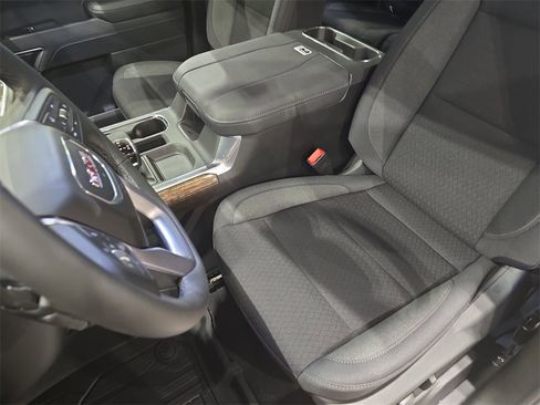 New 2026 GMC Sierra 1500 Elevation image 15