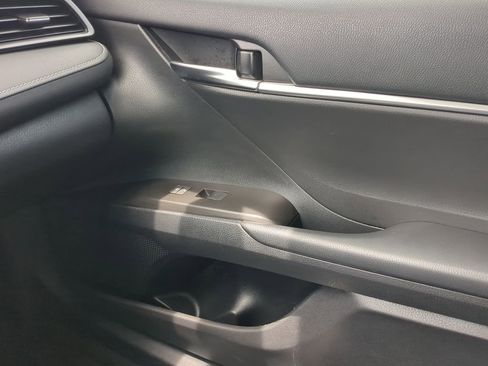 Used 2021 Toyota Camry SE image 23