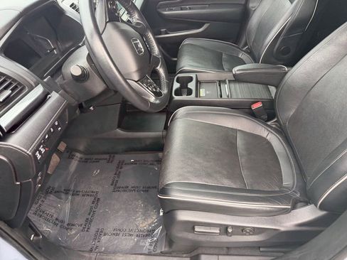 Used 2023 Honda Odyssey Elite image 12