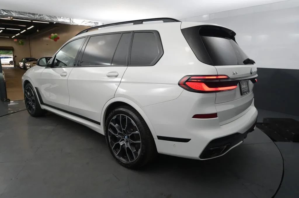 Used 2024 BMW X7 M60i w/ Executive Package AWD/4WD image 3