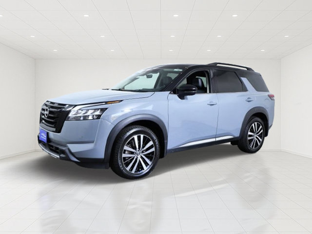 Used 2023 Nissan Pathfinder Platinum AWD/4WD image 2