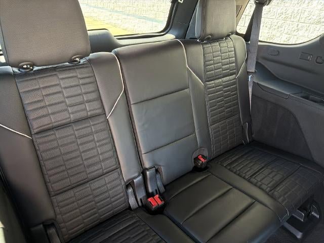 Certified 2023 Cadillac Escalade Premium Luxury Platinum AWD/4WD image 17