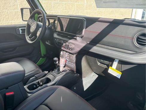 New 2025 Jeep Wrangler Unlimited Rubicon image 10