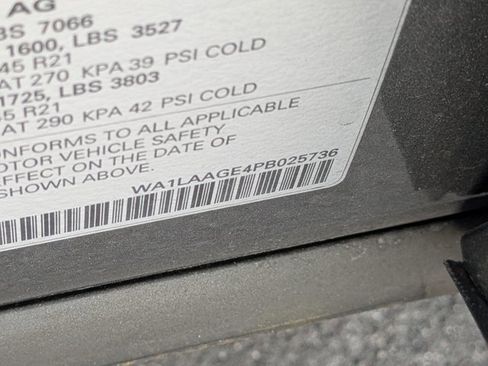 Used 2023 Audi e-tron Premium Plus w/ Premium Plus Package image 15