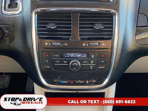 Used 2012 Dodge Grand Caravan Crew image 12