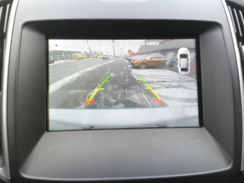 Used 2018 Ford Edge SEL w/ Equipment Group 201A image 26