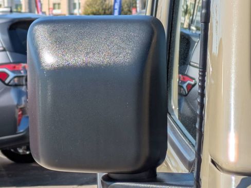 Used 2020 Jeep Gladiator Rubicon image 12