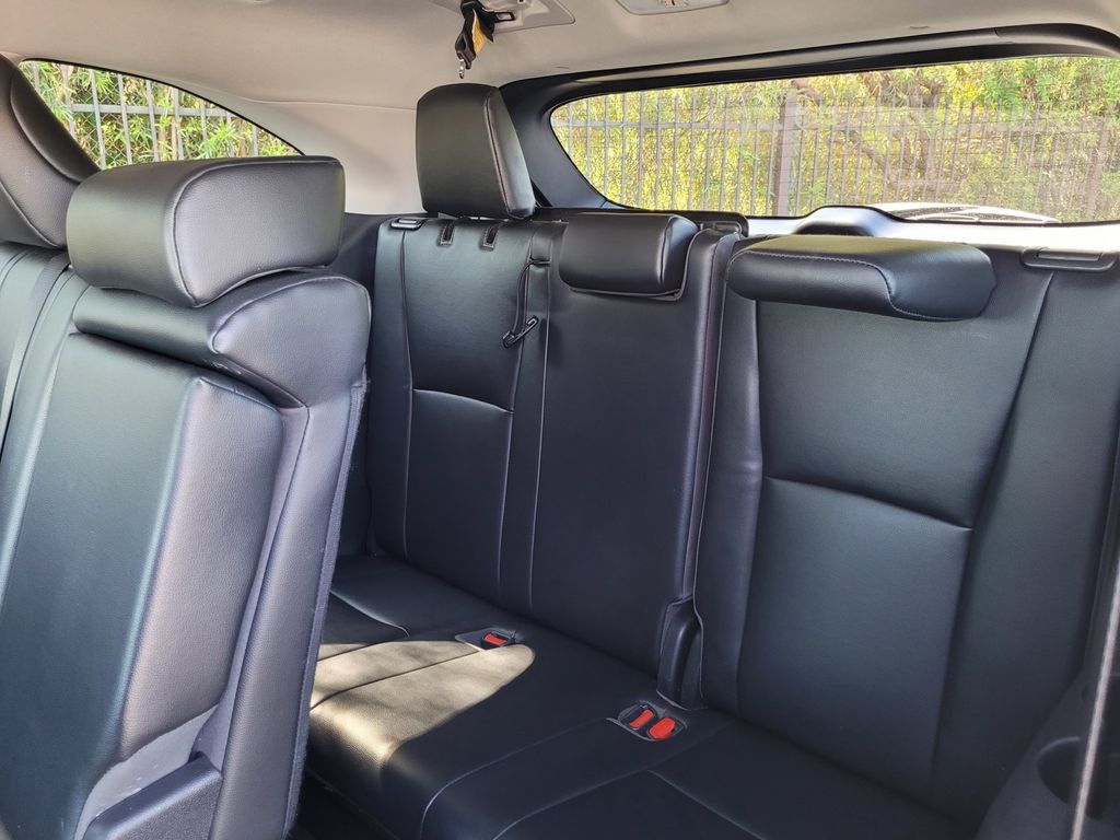 Used 2022 Toyota Highlander XLE AWD/4WD image 14