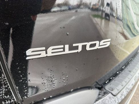 Certified 2025 Kia Seltos S image 3