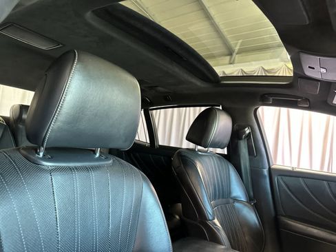 Used 2020 Lexus LS 500h w/ Luxury Package RWD image 17