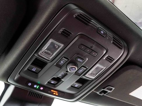Used 2023 GMC Yukon Denali Ultimate AWD/4WD image 43