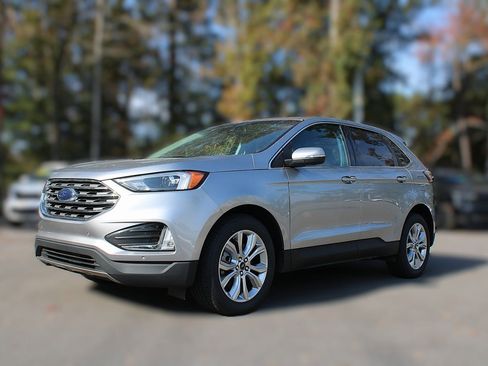 Used 2024 Ford Edge Titanium image 3