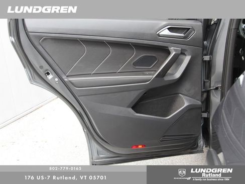 Used 2023 Volkswagen Tiguan SE R-Line image 31