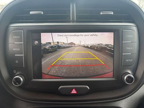 Used 2025 Kia Soul LX w/ LX Technology Package image 22