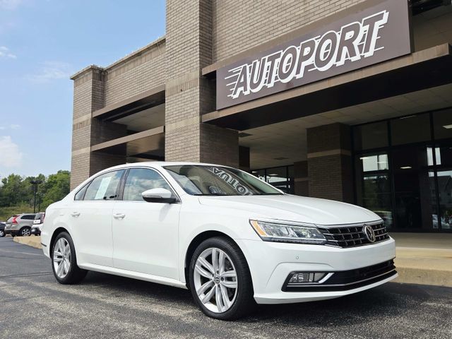 Used 2018 Volkswagen Passat 2.0T SE FWD image 1