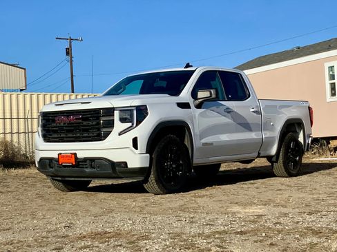 Used 2023 GMC Sierra 1500 Elevation image 10