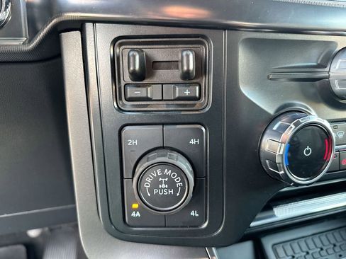 Used 2025 Ford F150 Lariat w/ Equipment Group 502A High image 43