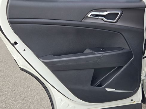 New 2026 Kia Sportage LX FWD image 24