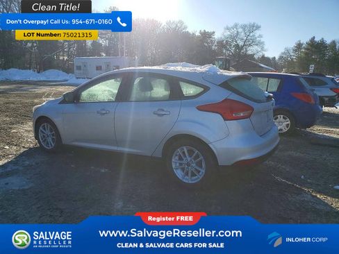 Used 2017 Ford Focus SE image 3