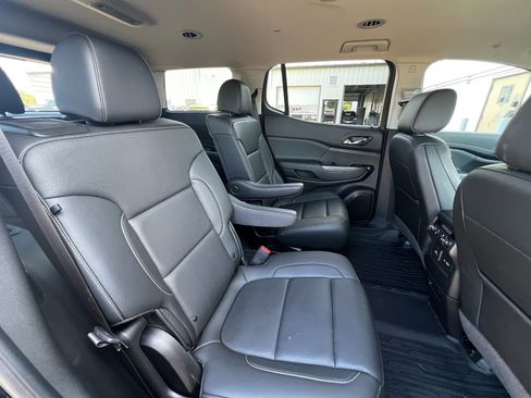 Used 2023 GMC Acadia SLT w/ Preferred Package image 26