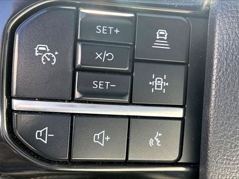 Used 2024 Ford F250 Platinum image 11