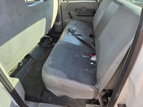 Used 2003 Ford F250 XL image 10