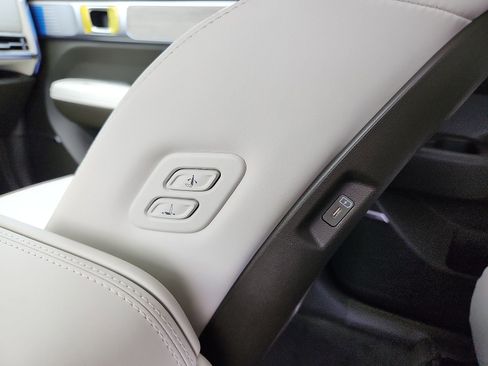 New 2025 Hyundai Santa Fe Calligraphy image 11