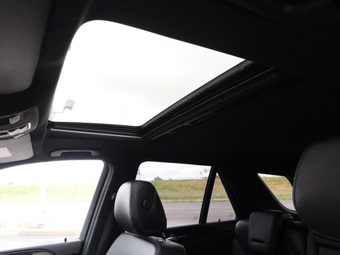 Used 2017 Mercedes-Benz GLE 350 w/ Premium 1 Package image 9