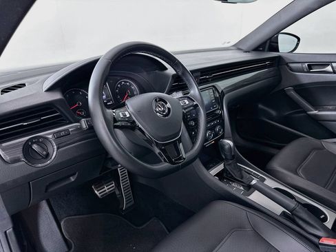 Used 2022 Volkswagen Passat 2.0T R-Line FWD image 9
