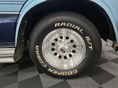 Used 1991 Dodge B2500 image 10