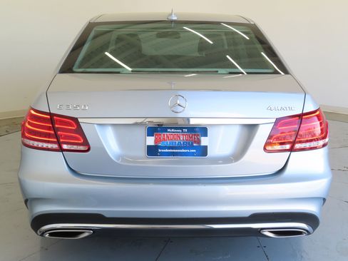 Used 2014 Mercedes-Benz E 350 4MATIC Sedan image 5
