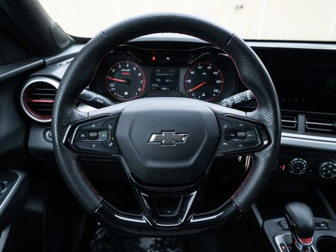 Used 2024 Chevrolet Trax RS w/ Sunroof Package image 15