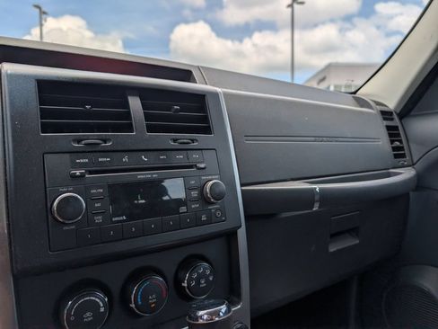 Used 2011 Jeep Liberty Sport AWD/4WD image 15