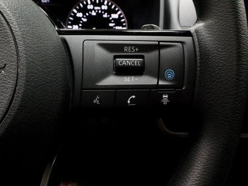 Certified 2022 Nissan Rogue SV image 29