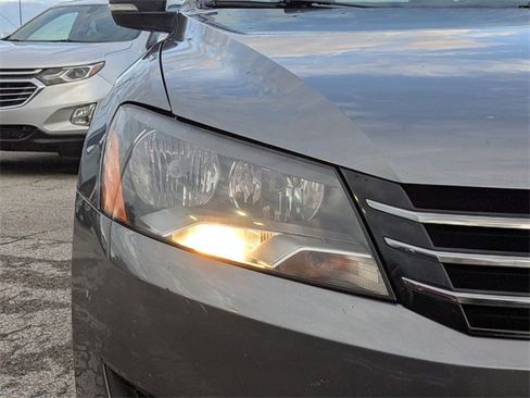 Used 2013 Volkswagen Passat 2.5 SE image 8