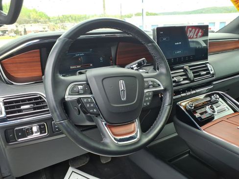 Used 2024 Lincoln Navigator Reserve w/ Equipment Group 201A AWD/4WD image 7