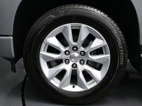 Used 2024 Chevrolet Silverado 1500 Custom image 9