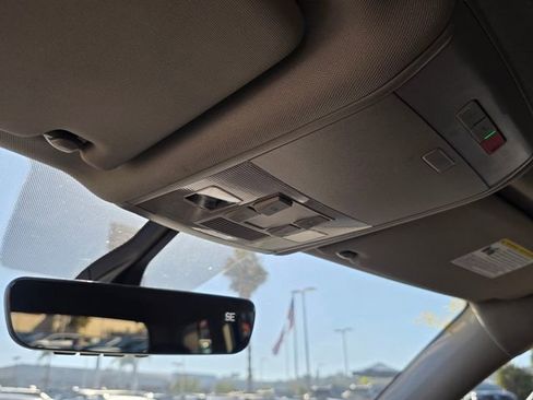 Used 2022 Volkswagen Atlas SE image 38