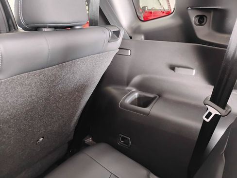 Used 2024 Mitsubishi Outlander SE FWD image 13