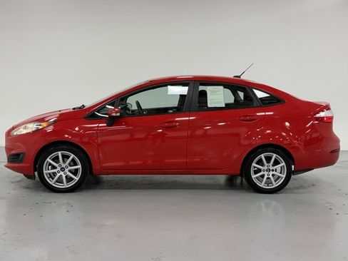Used 2014 Ford Fiesta SE w/ Equipment Group 201B image 2