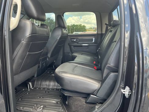 Used 2017 RAM 3500 Laramie w/ Convenience Group AWD/4WD image 7