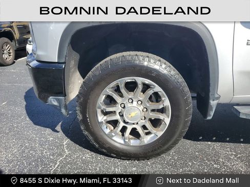 Used 2023 Chevrolet Silverado 2500 Custom w/ Custom Value Package image 10