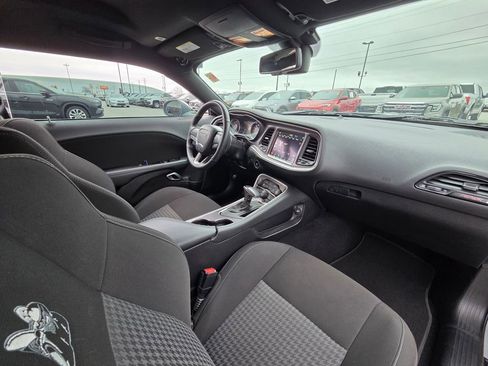 Used 2022 Dodge Challenger R/T Scat Pack w/ Driver Convenience Group image 27