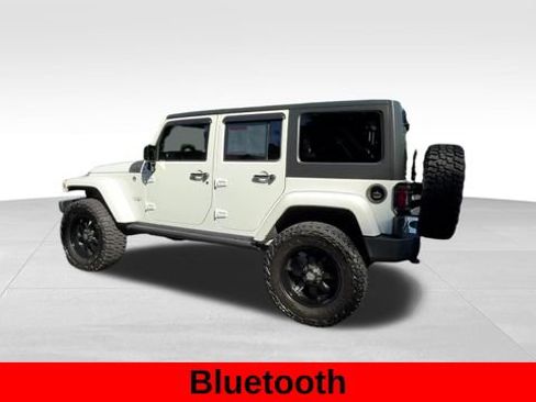 Used 2017 Jeep Wrangler Unlimited Sahara w/ Connectivity Group AWD/4WD image 5