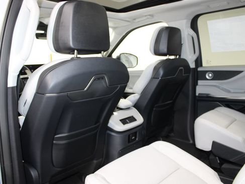 New 2026 Lincoln Navigator Reserve w/ Jet Appearance Package AWD/4WD image 27