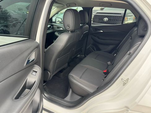 Used 2022 Buick Encore GX Select w/ Sport Touring Package FWD image 5