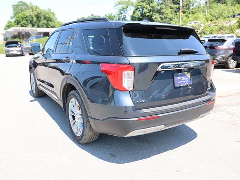 Used 2022 Ford Explorer XLT AWD/4WD image 5