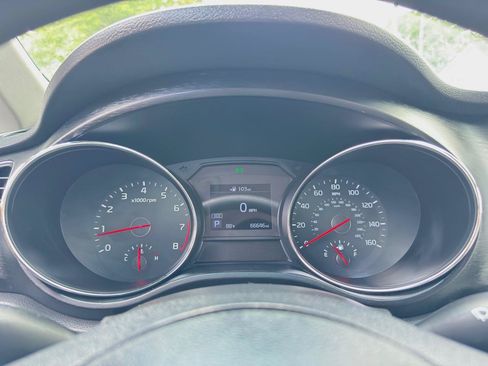Used 2019 Kia Sedona L FWD image 20