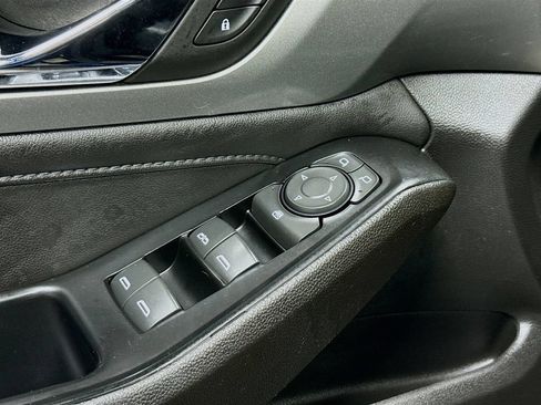 Used 2023 Chevrolet Traverse LT FWD image 18