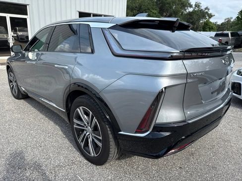 Used 2024 Cadillac Lyriq Luxury RWD image 11